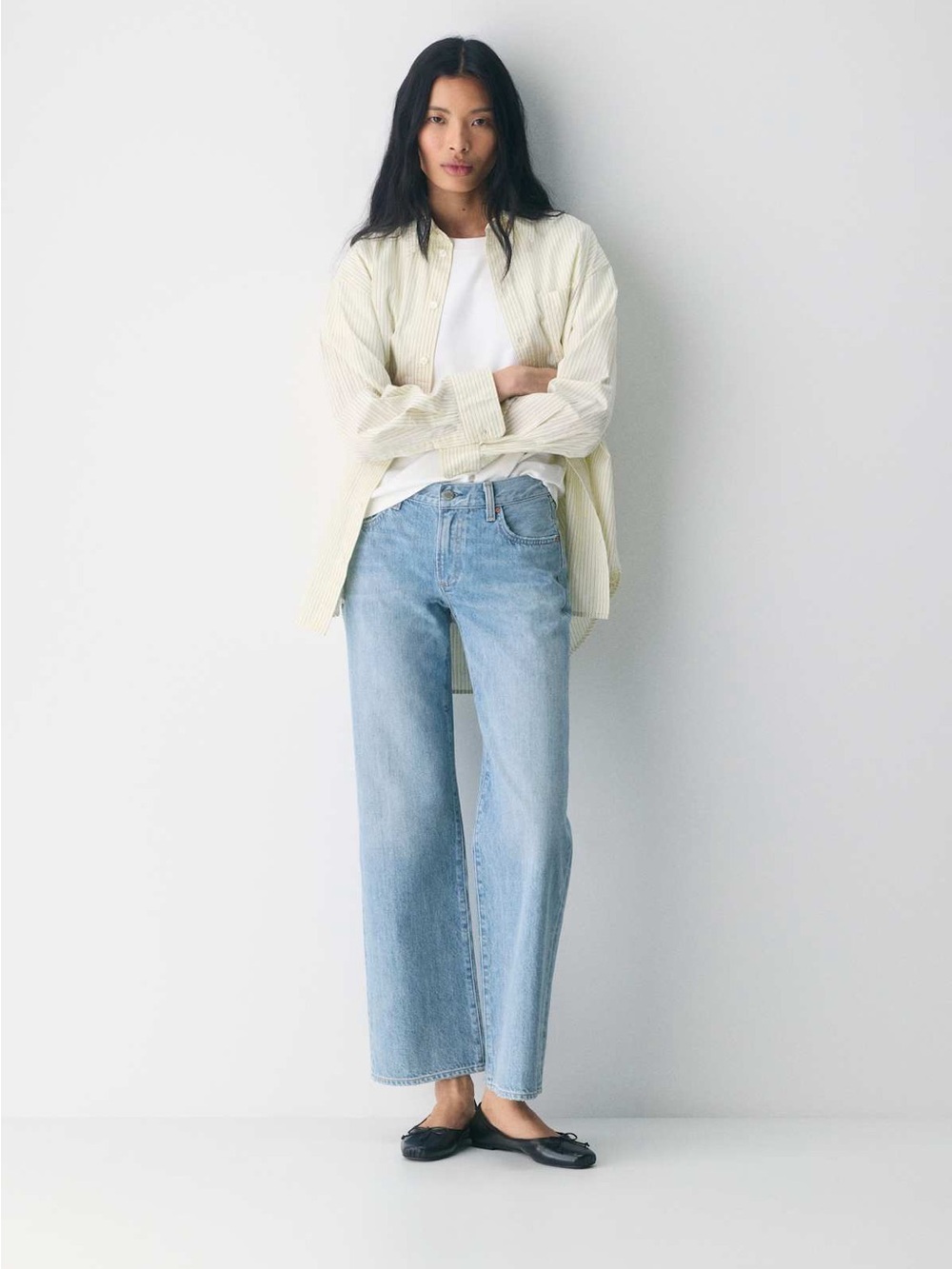 Aritzia Denim Forum The Farrah Lo-Rise Wide Jean Size 28